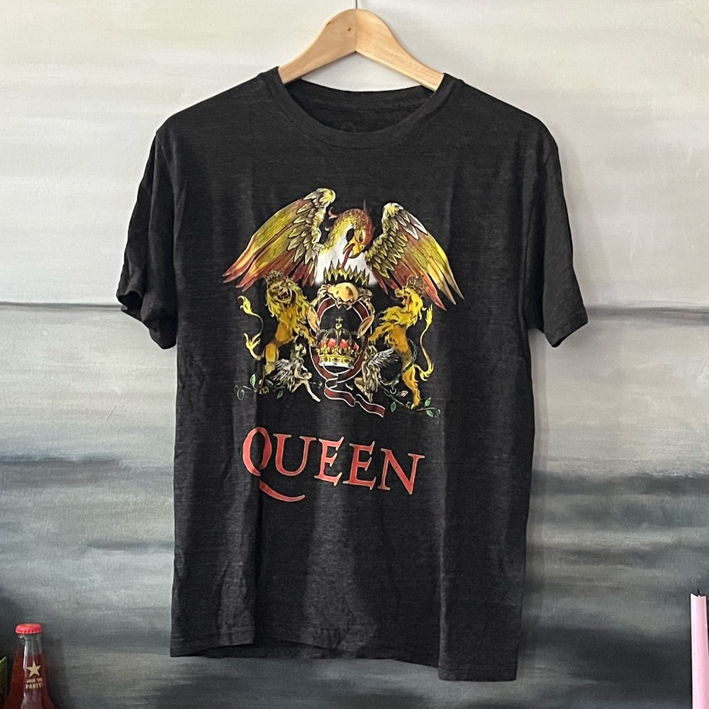 unisex queen band t-shirt